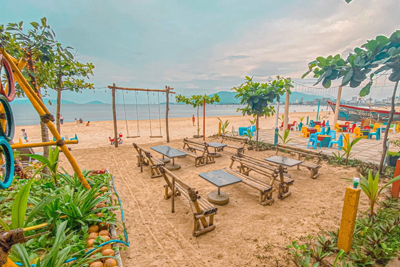 Ấn tượng một quán cafe bãi biển ở Nha Trang