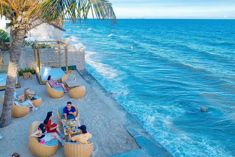 Ý tưởng mở quán cà phê bãi biển đầy xinh đẹp